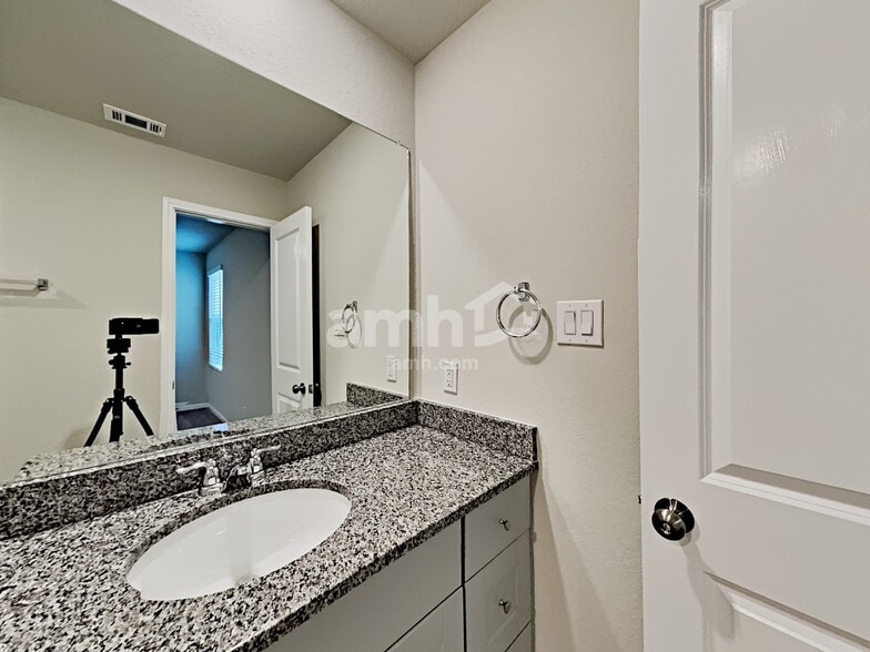 Building Photo - 2701 Iberia Ct