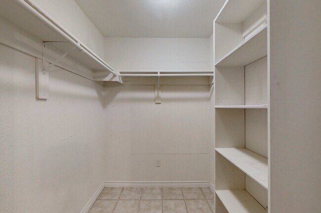 Building Photo - 1407 Skrivanek Ct