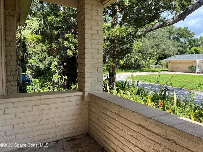 Building Photo - 803 Rockledge Dr