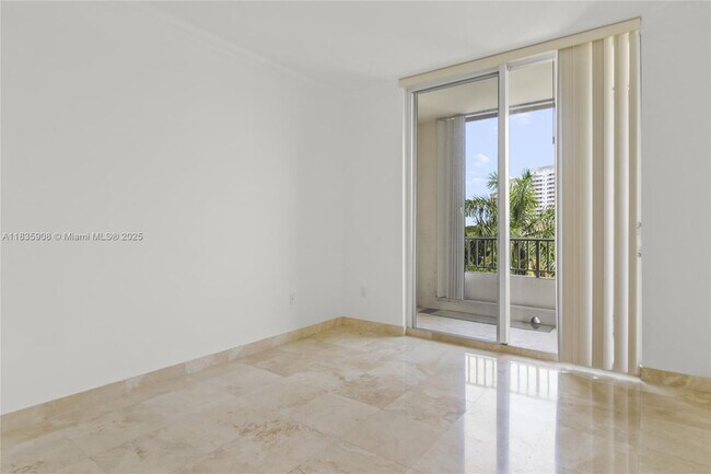 Building Photo - 703 Crandon Blvd
