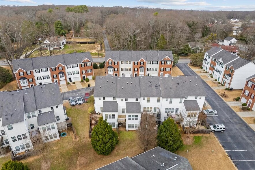 Building Photo - 107 Sylvan Oak Way