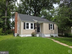 Building Photo - 3302 Orlando Ave