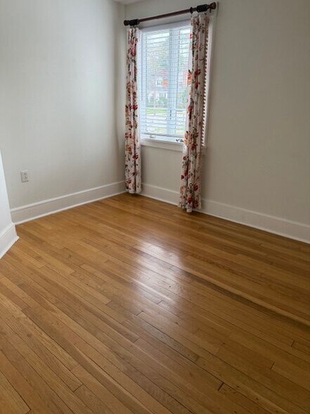 Building Photo - 3 Westomere Terrace