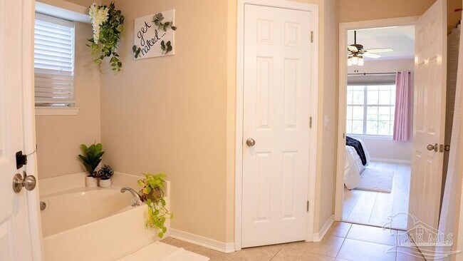 Building Photo - 2661 Hidden Estates Cir