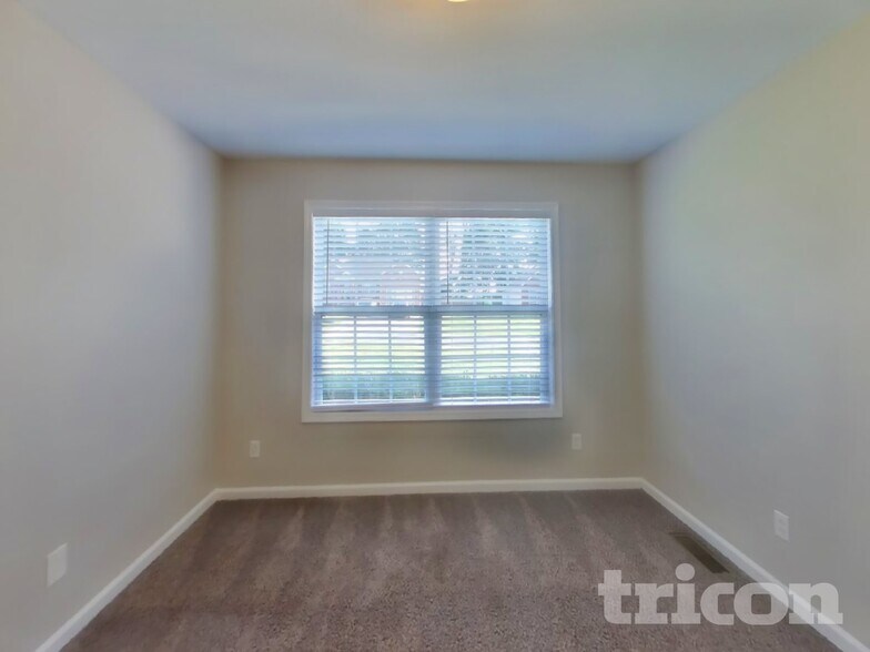 Building Photo - 505 Arabian Ln