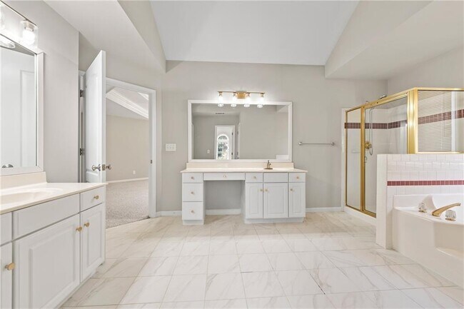 Building Photo - 2878 Calhoun Square