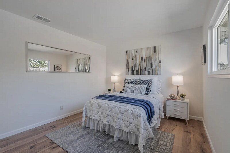 Building Photo - 7675 Sunset Ave