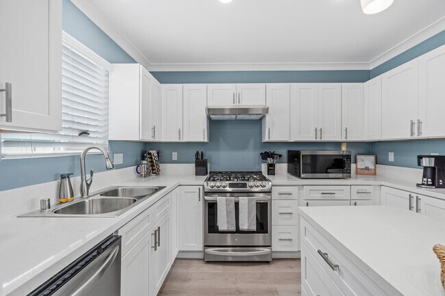 Building Photo - 3424 Carlsbad Blvd