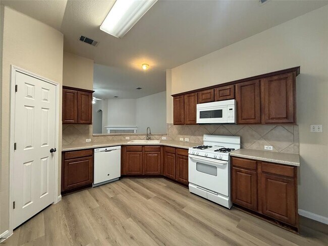 Building Photo - 125 Ashwood S