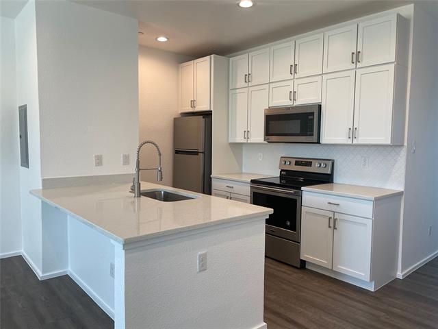 Building Photo - 3275 Dallas St