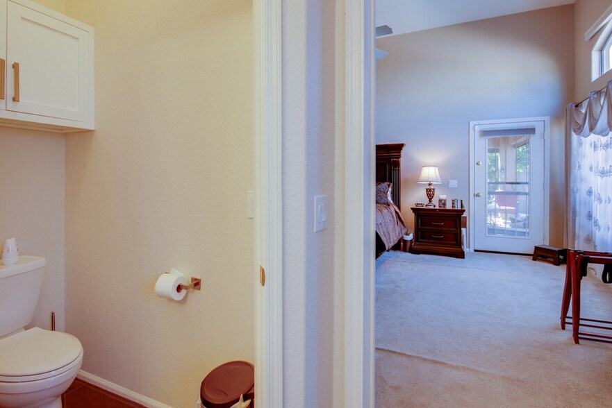 Building Photo - 3830 E Thornton Ave