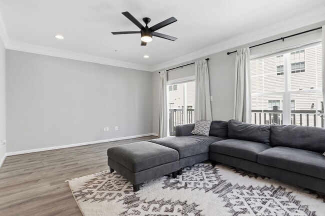 Building Photo - 3 Bed/2.5 Bath End-of-Row Beltsville Townhome