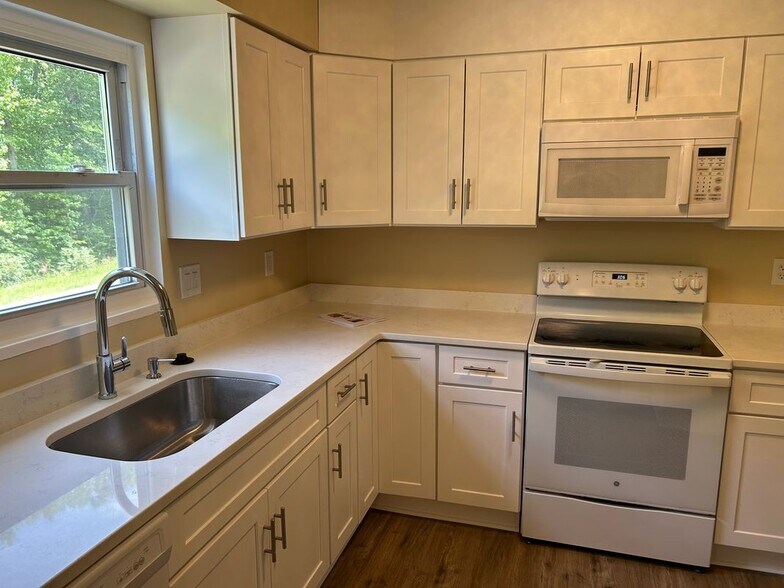 Building Photo - 809 Sledgehammer Dr