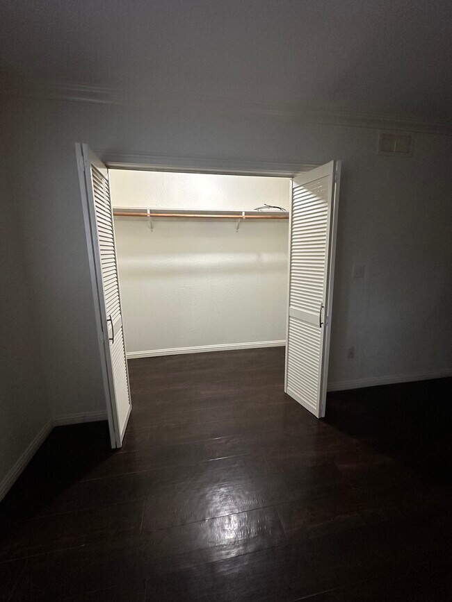 Building Photo - 71 E California Ave