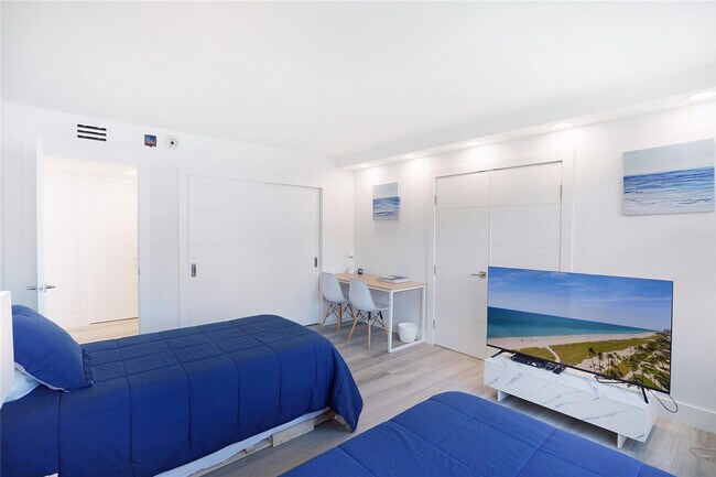 Building Photo - 5100 N Ocean Blvd