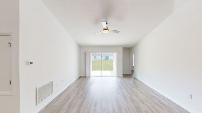 Building Photo - ** STUNNING 4/2 HOME IN PALM BAY**