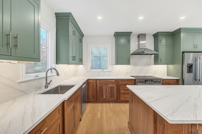 Building Photo - 20 Albion Pl