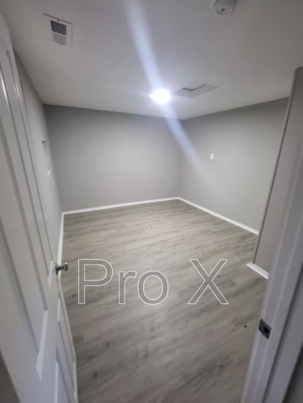 Building Photo - 2510 Iron Gates Rd