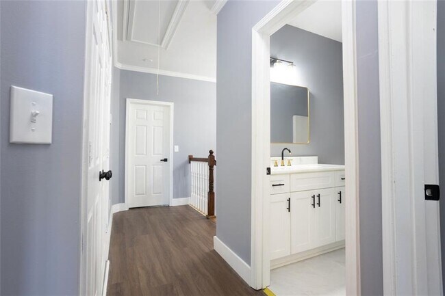 Building Photo - 4871 Pinnacle Dr