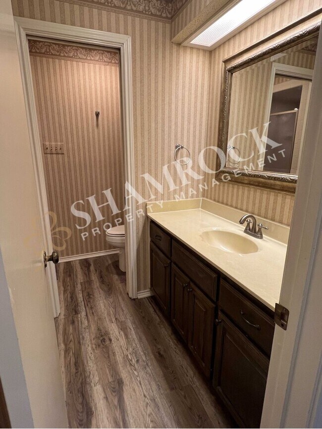 Building Photo - Bent Tree Condo