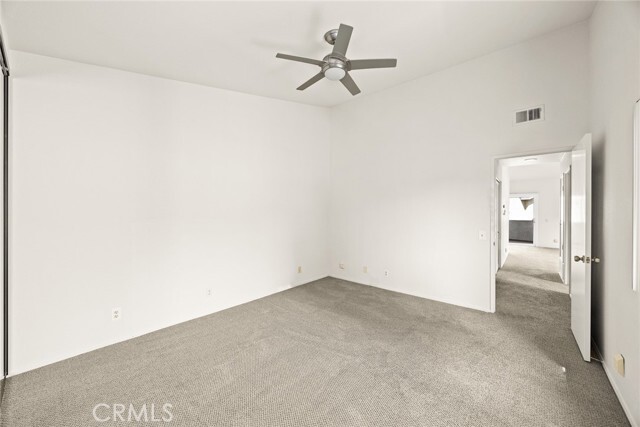 Building Photo - 549 Springbrook N