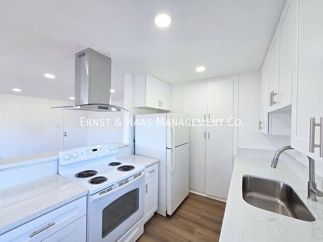 Building Photo - 4300 E 5th St