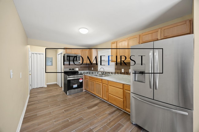 Building Photo - 40 Garner St