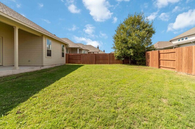 Building Photo - Beautiful 3-bed, 2-bath home for lease in the Oaks at San Gabriel in Georgetown!