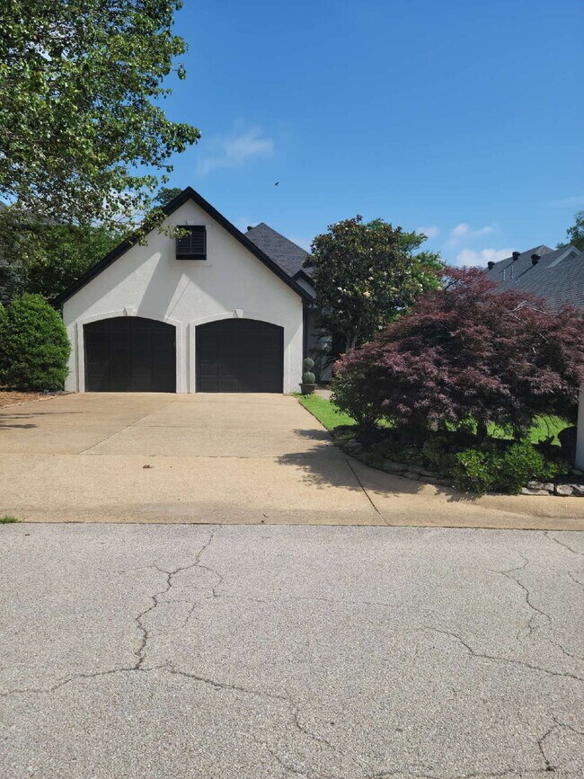 Building Photo - Experience Luxurious Living: Spacious 3-Bedroom Home with Golf Course views on Pebble Beach Drive!