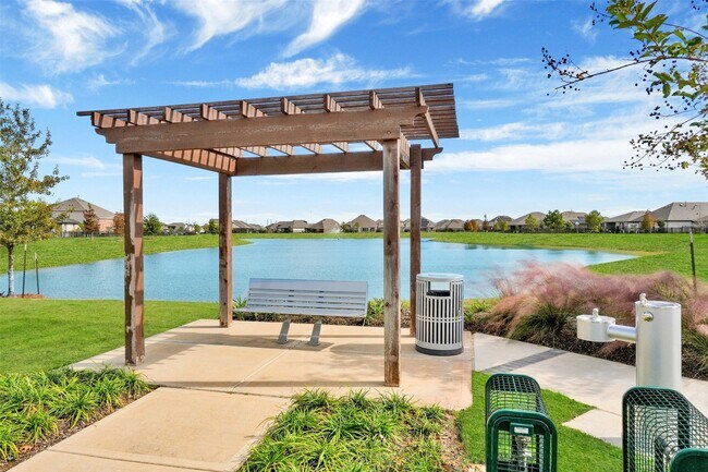 Building Photo - 153 Aurora Spgs Dr