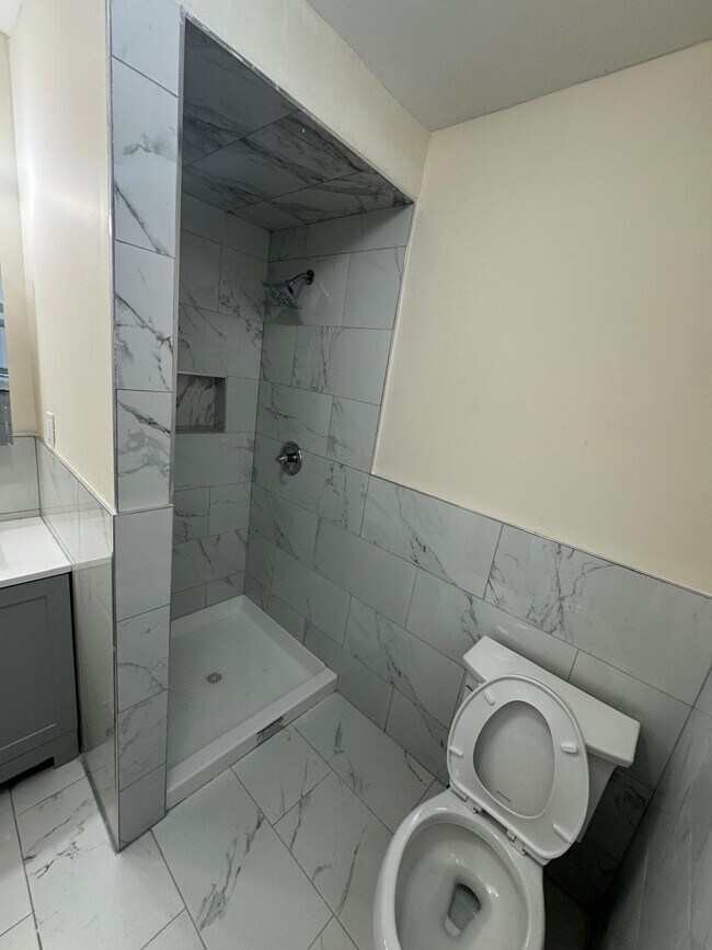 Building Photo - 89 McAdoo Ave