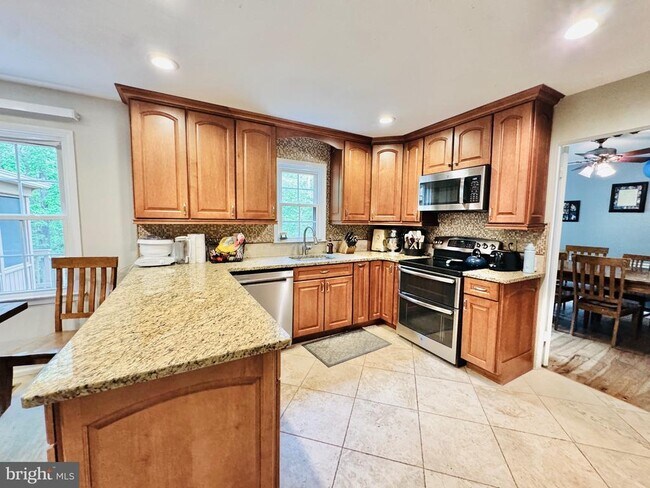 Building Photo - 12525 Hedges Run Dr