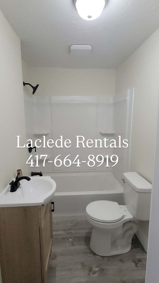 Building Photo - 2 Bedroom 1 Bathroom house