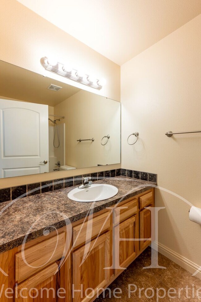 Building Photo - Spacious Home with Vaulted Ceilings