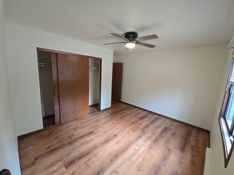 Master bedroom - 141 Maple Ave S