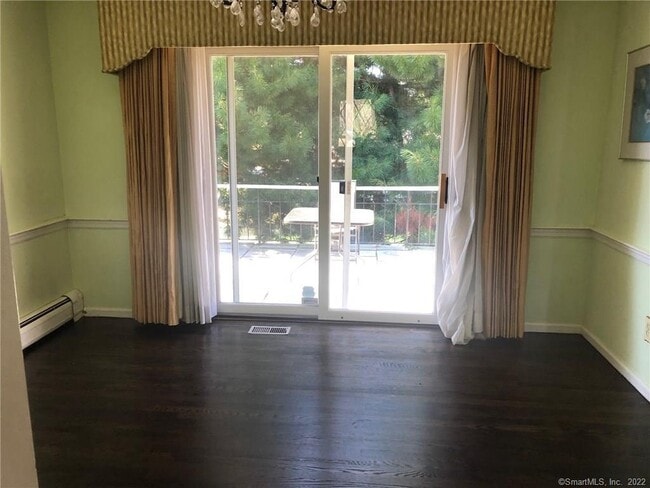 Building Photo - 927 Burroughs Rd