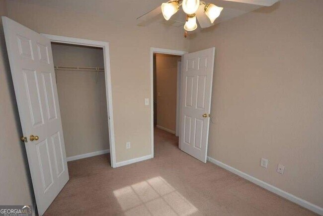 Building Photo - 142 Brookview Dr