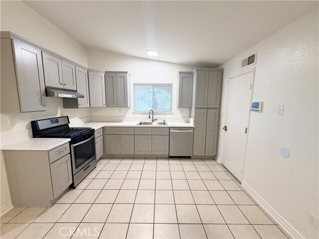 Building Photo - 9668 Hemlock St