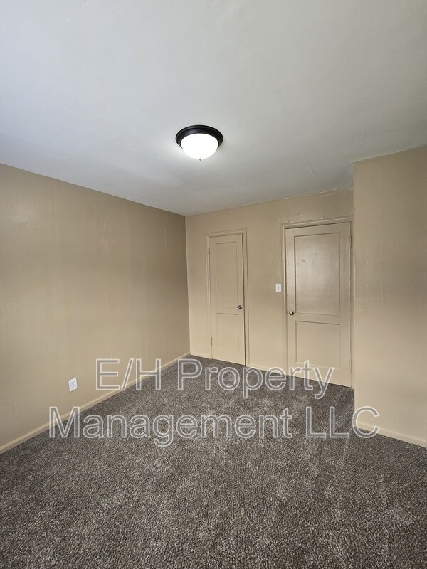 Building Photo - 1952 S Hiram St