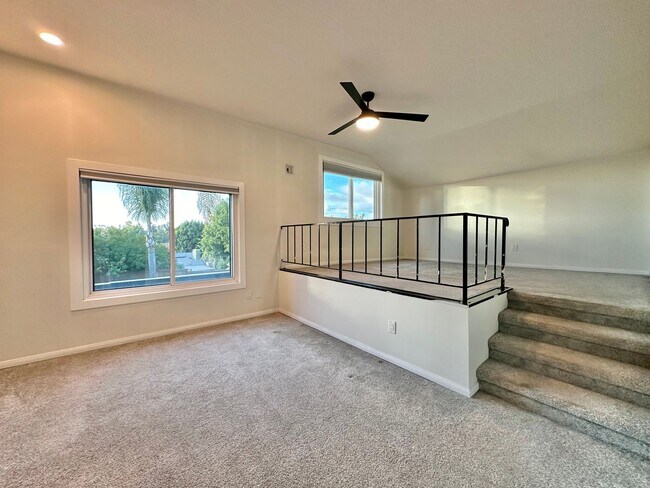 Building Photo - Elegant 3BR/2.5BA Home with Sparkling Pool!