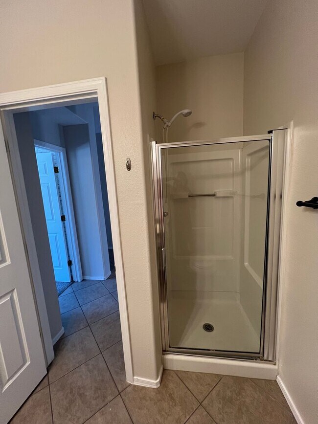 Building Photo - Fabulous Gilbert Location near San Tan Mall