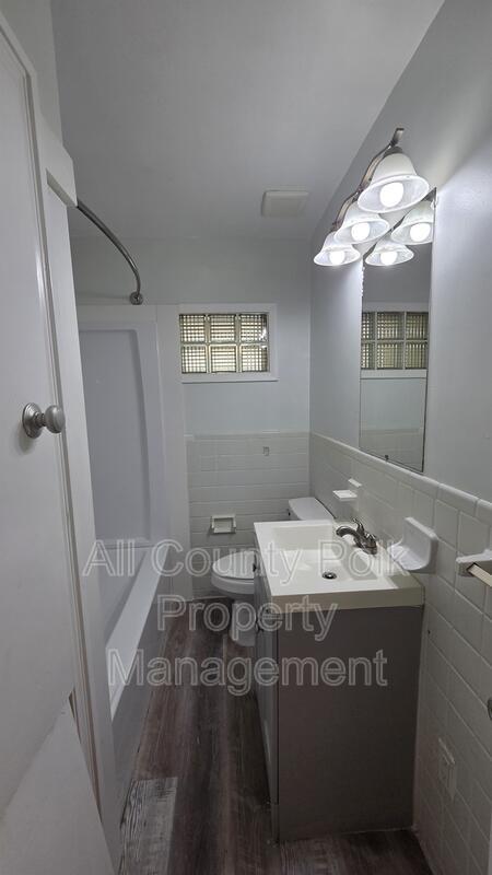 Building Photo - 925 Sikes Blvd
