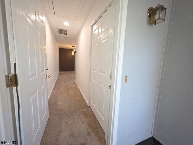 Building Photo - 272 US-206