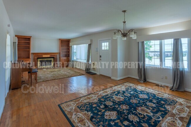 Building Photo - 4890 College Dr E