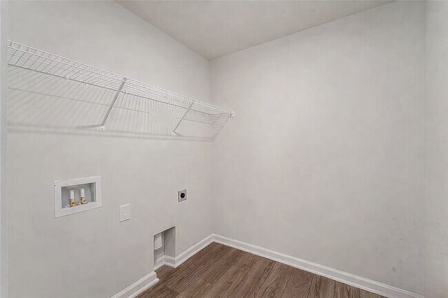 Building Photo - 3 bedrooms, 2 1/2 bathrooms in Richmond Hill's Heartwood Community