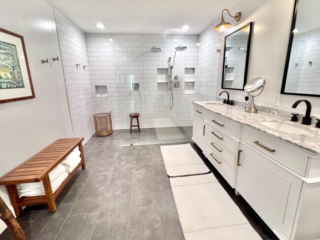 Building Photo - 2622 Country Golf Dr