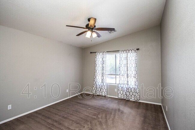 Building Photo - 4650 S Greythorne Way
