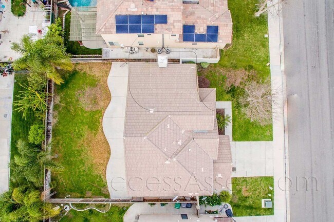 Building Photo - Stunning 4 Bed/2.5 Bath Home In Corona With Great Curb Appeal!