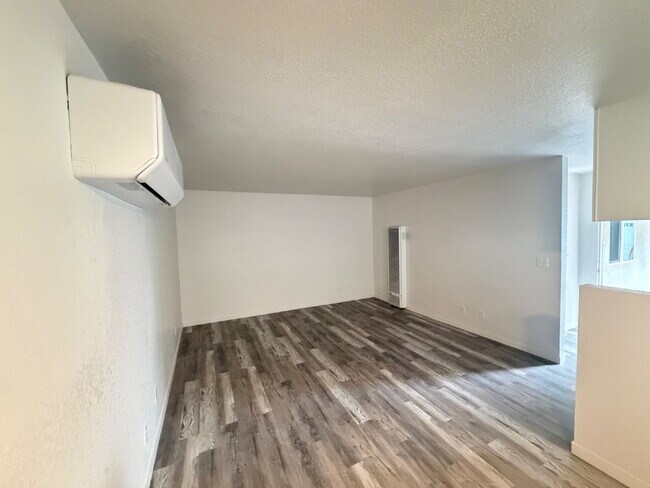 Building Photo - Price Drop !!Newly Remodeled Home for Lease 412 N Street, Merced, CA 95341