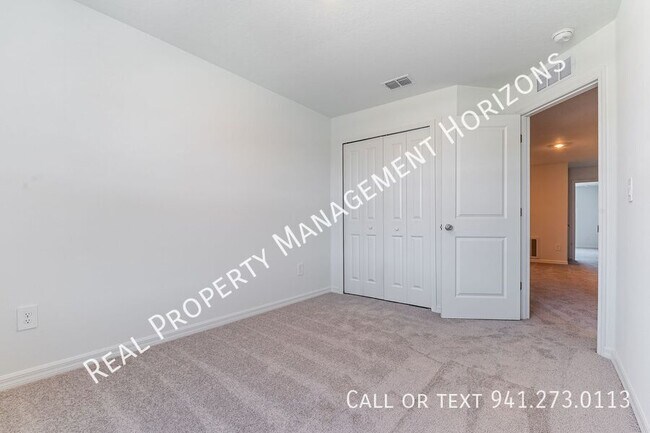 Building Photo - 10931 65th Ter E